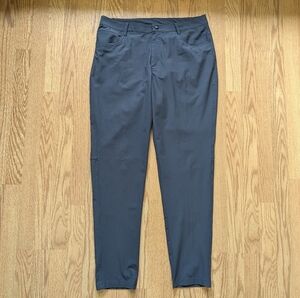 GAIAM Men's Dark Gray Chinos